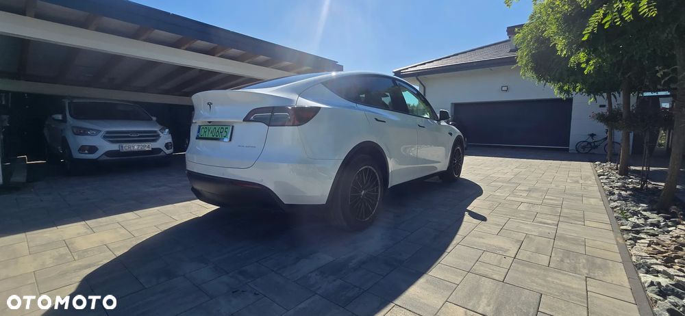 Tesla Model Y Long Range Dual Motor AWD - 8
