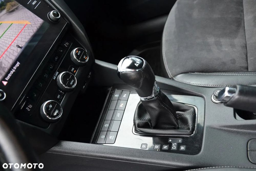 Skoda Octavia 2.0 TDI 4x4 Elegance DSG - 25