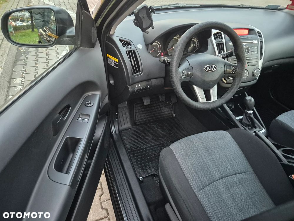 Kia Ceed Cee'd 1.6 Comfort + - 10