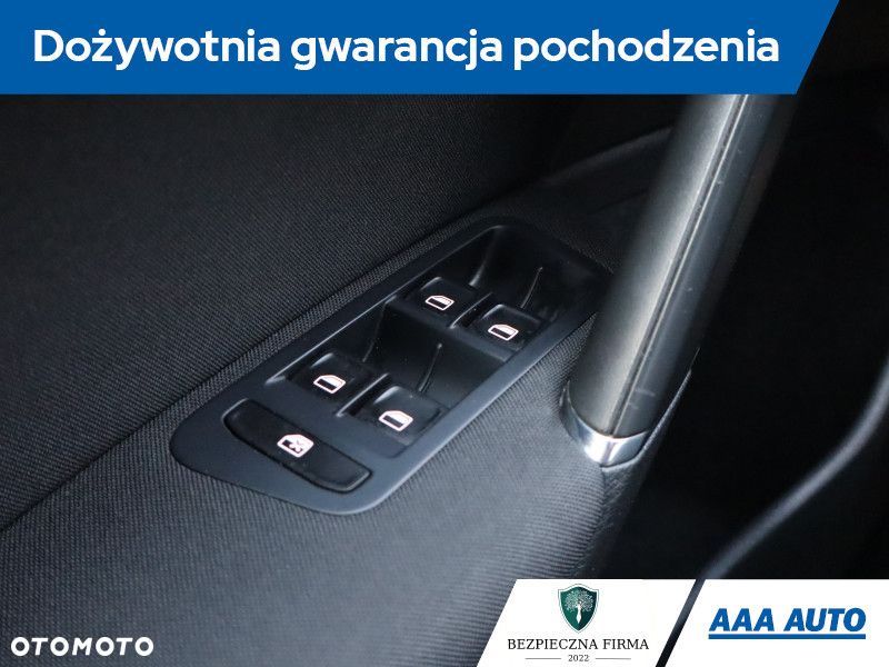 Volkswagen Golf - 20