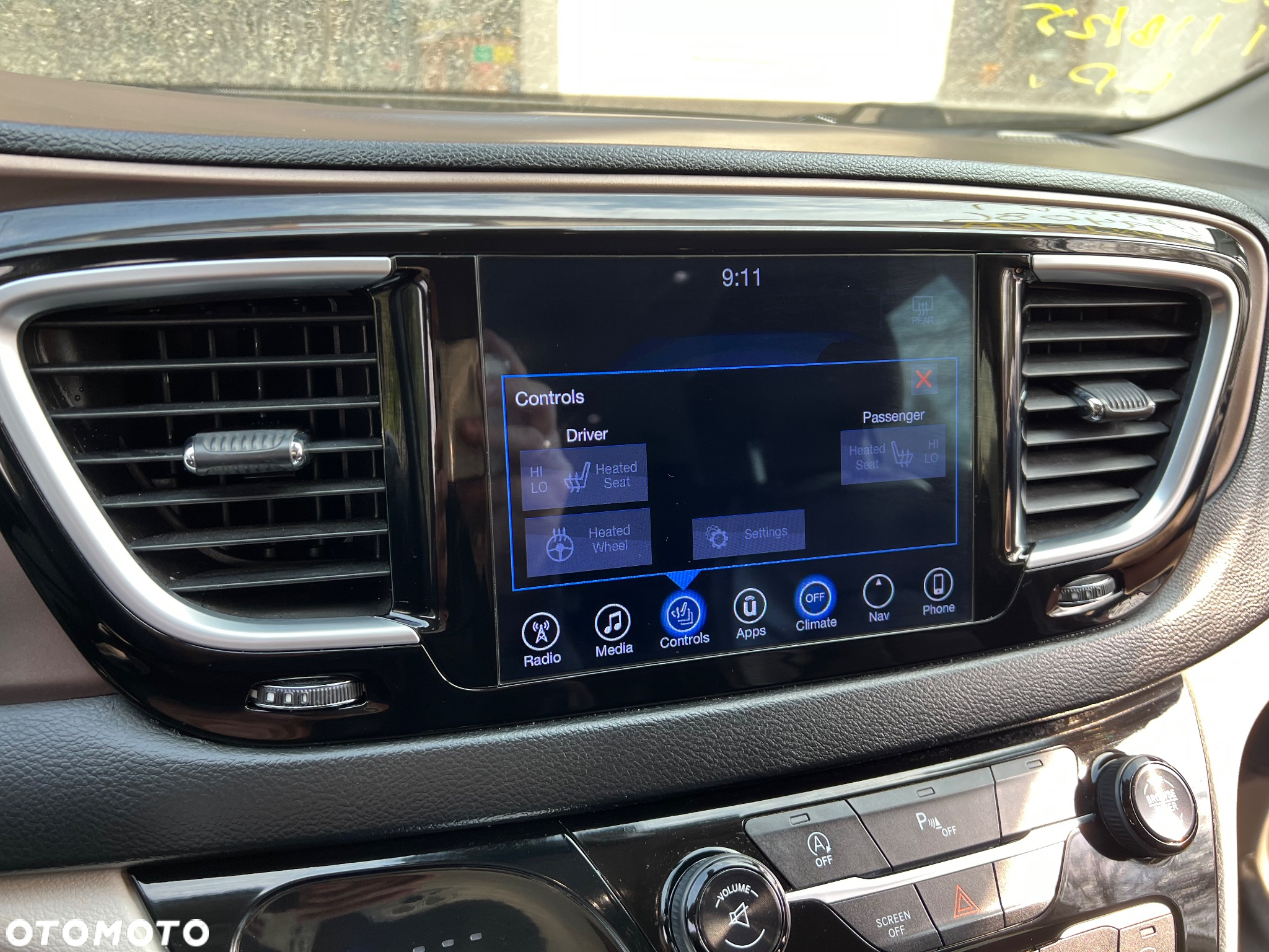 Chrysler Pacifica - 23