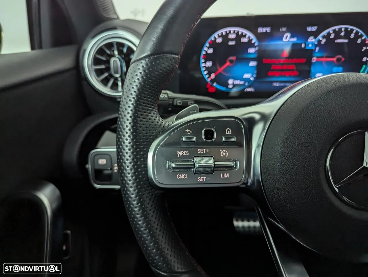 Mercedes-Benz A 250 e AMG Line - 22