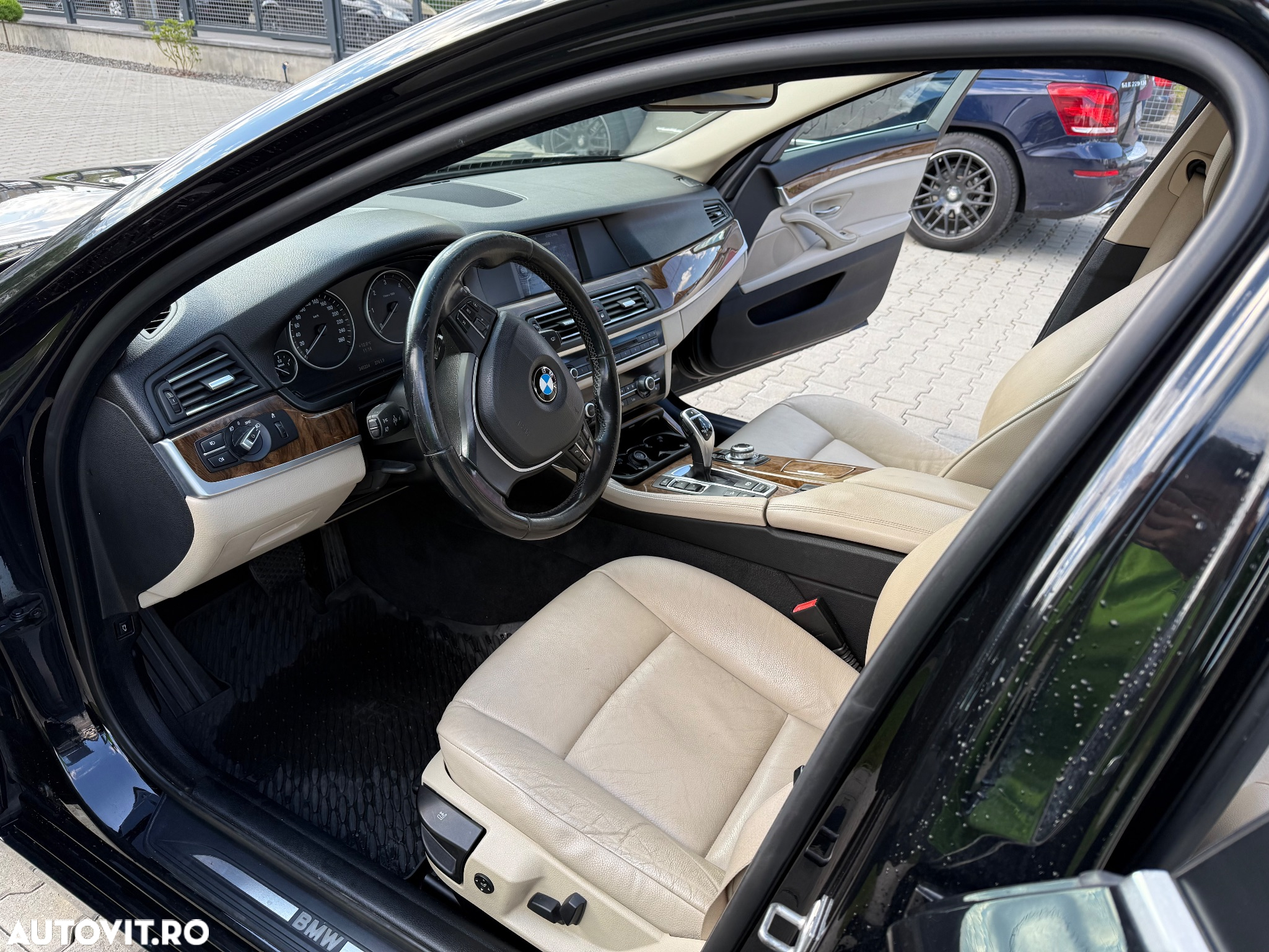 BMW Seria 5 525d xDrive - 6