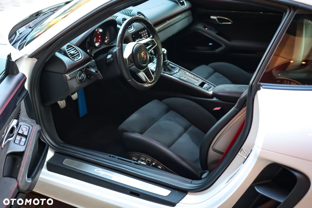 Porsche 718 Cayman GTS 4.0 - 29