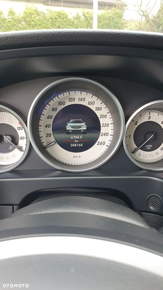 Mercedes-Benz Klasa E 220 BlueTEC 9G-TRONIC - 27