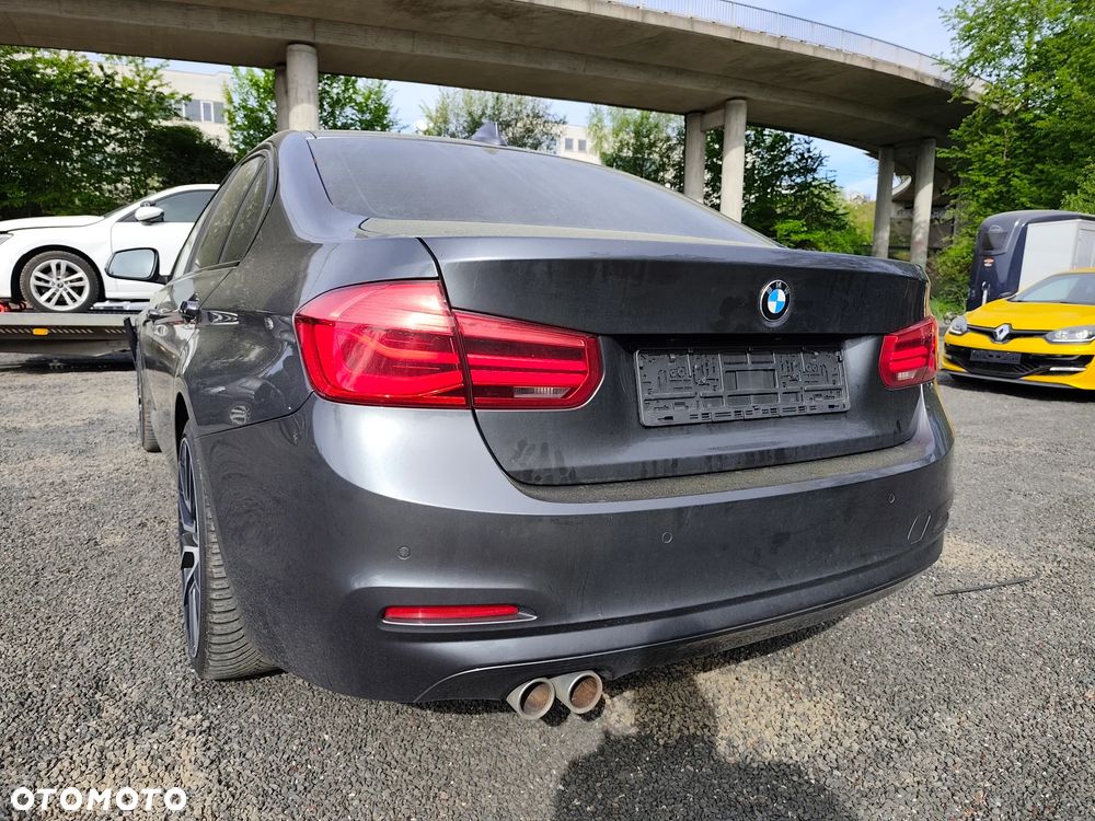BMW Seria 3 330d xDrive Luxury Line - 19