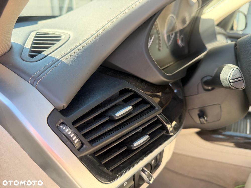 BMW X5 3.5i xDrive - 17
