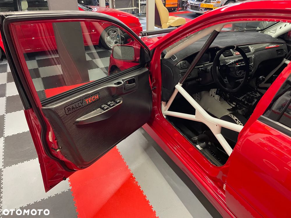 Mitsubishi Lancer Evolution - 12