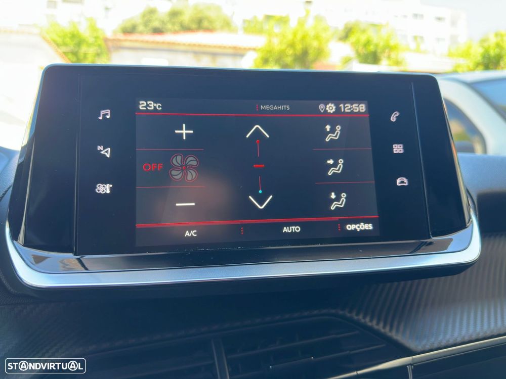 Peugeot 2008 1.2 PureTech Allure Pack EAT8 - 19