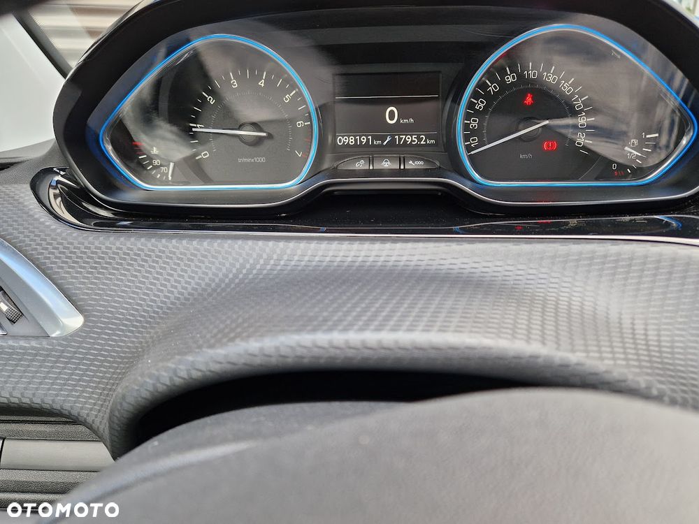 Peugeot 2008 PureTech 110 Stop&Start Allure - 11