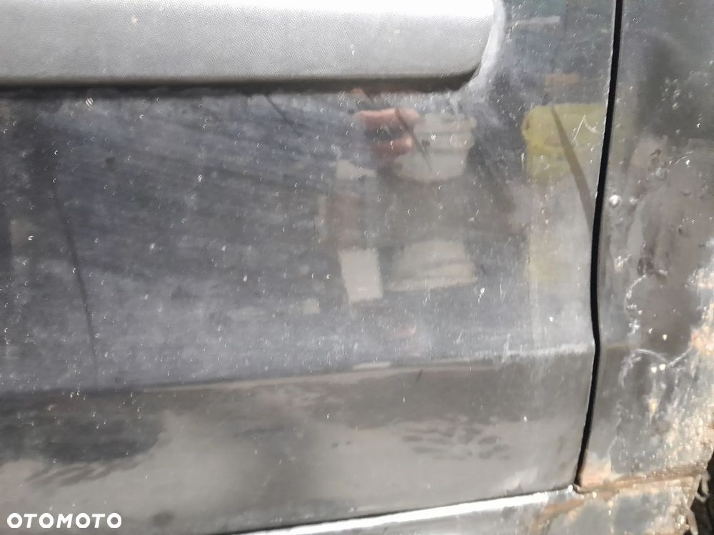 VW POLO 9N LIFT DRZWI PRAWE PRZEDNIE PRAWY PRZÓD 3DRZWI KOLOR: LC9Z - 6
