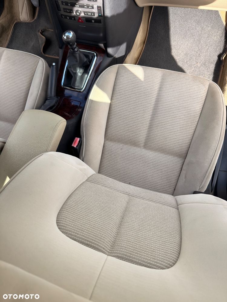 Peugeot 407 2.0 HDI Intense - 17