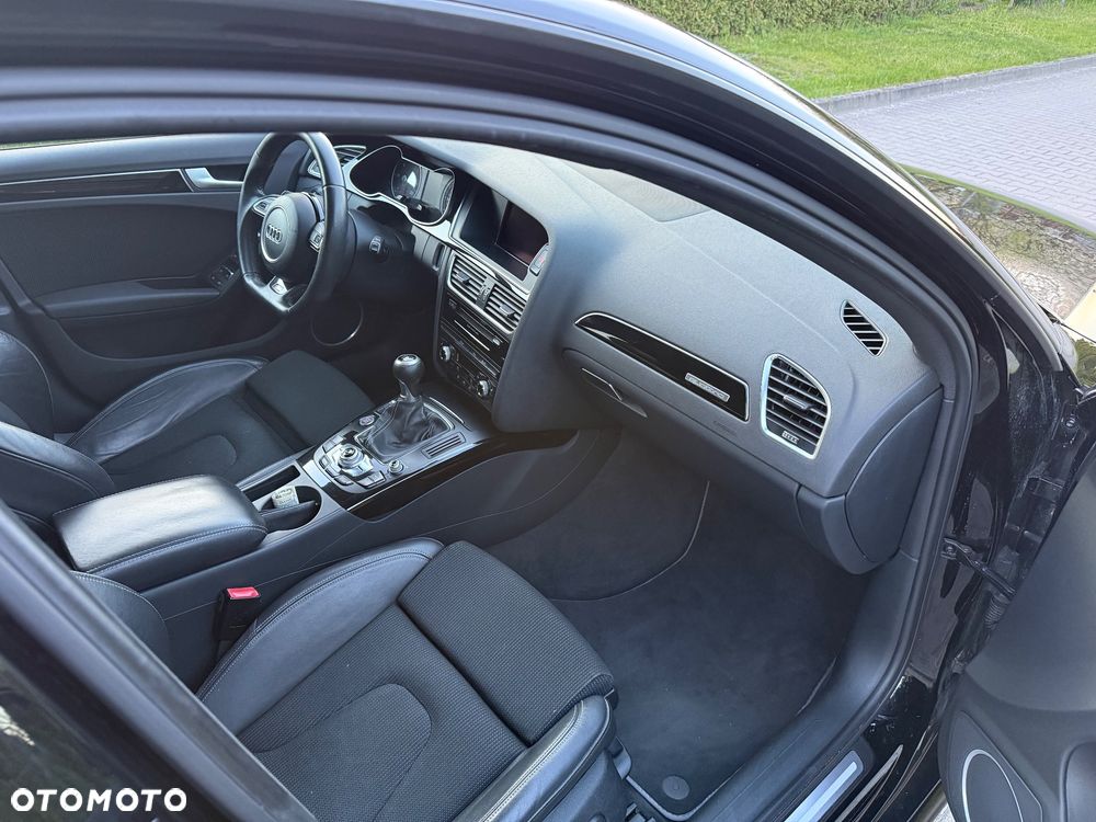 Audi A4 Avant 2.0 TDI DPF quattro S line Sportpaket - 12