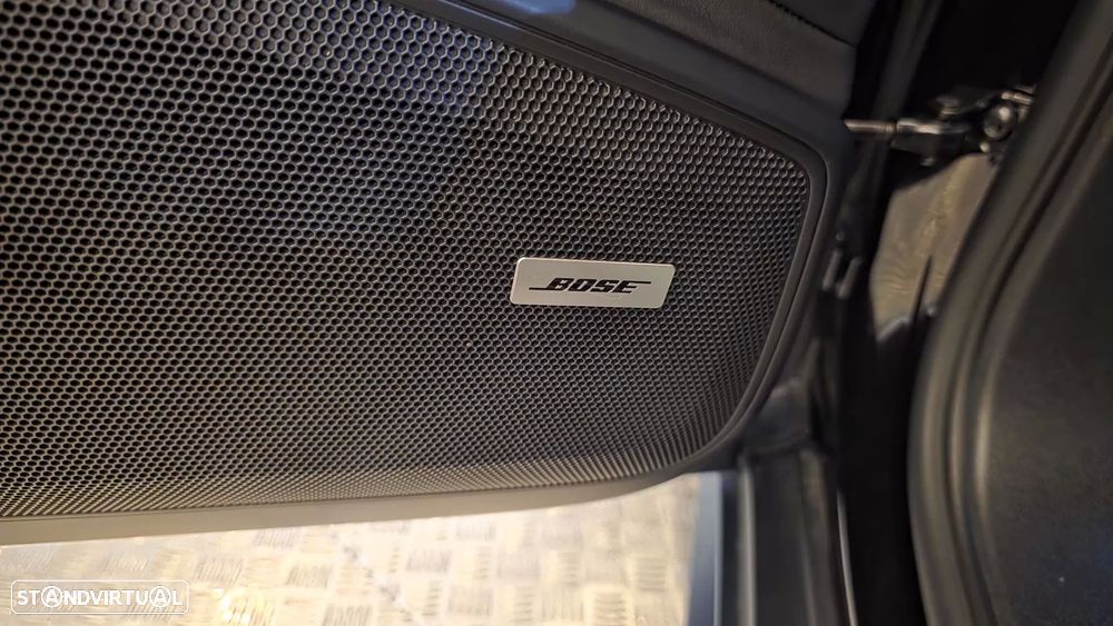 Porsche Panamera 4 E-Hybrid - 34