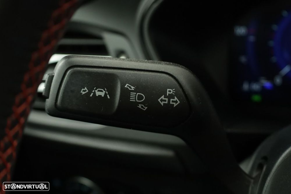 Ford Focus SW 1.0 EcoBoost MHEV ST-Line X - 17