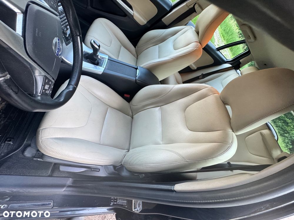 Volvo V60 D4 Summum - 22