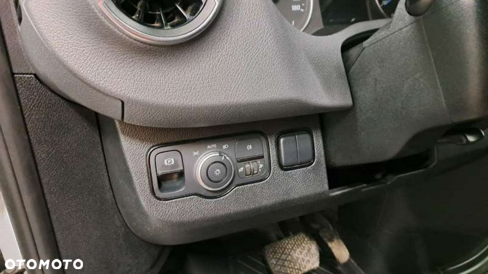 Mercedes-Benz Sprinter - 10