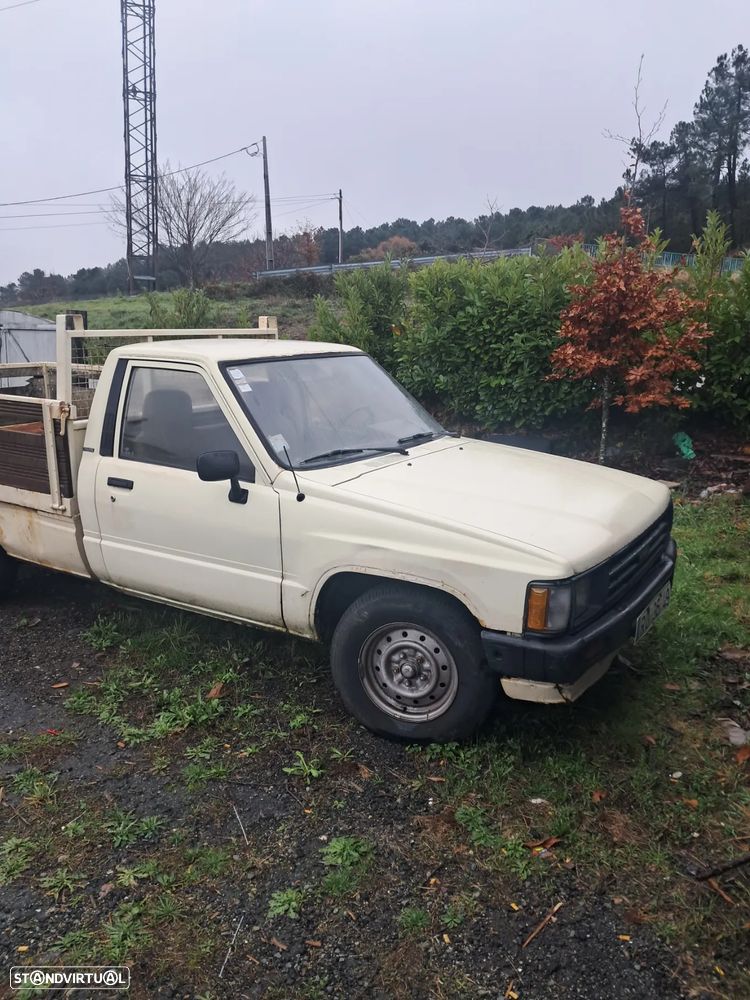 Toyota Hilux - 3