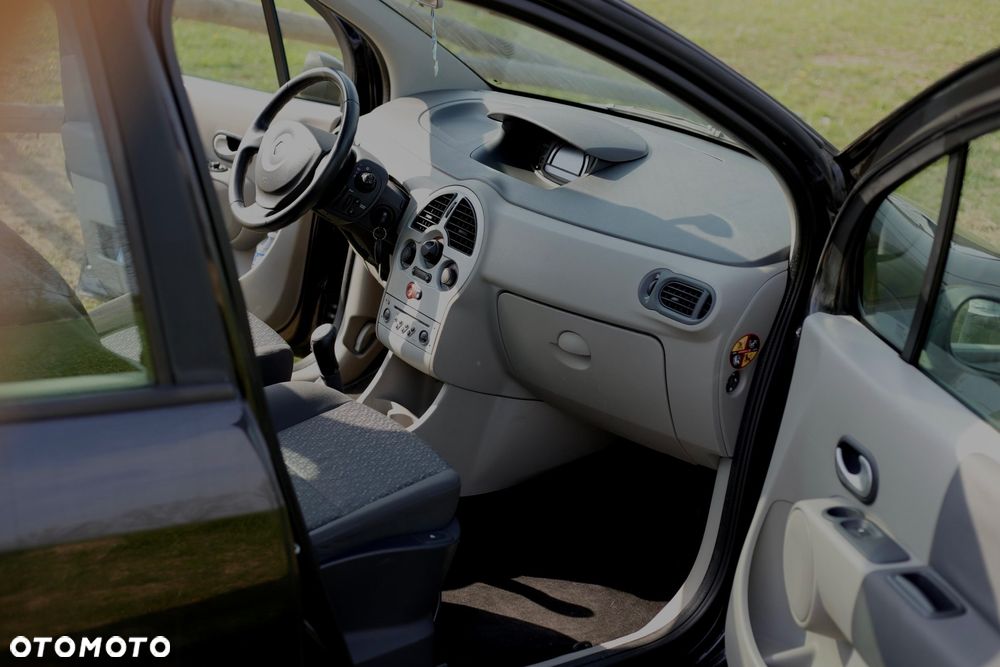Renault Modus 1.6 16V Cite - 15