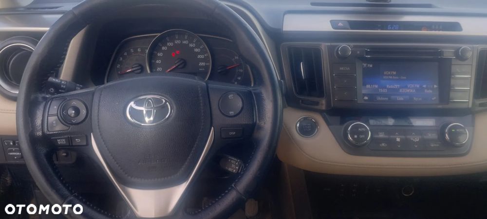 Toyota RAV4 2.0 D-4D Prestige - 21