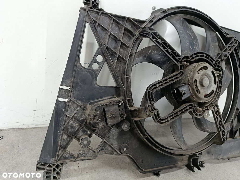 WENTYLATOR CHŁODNICY OPEL MERIVA B 13330996 R3430003  R3455004 1.4 T 16V - 2