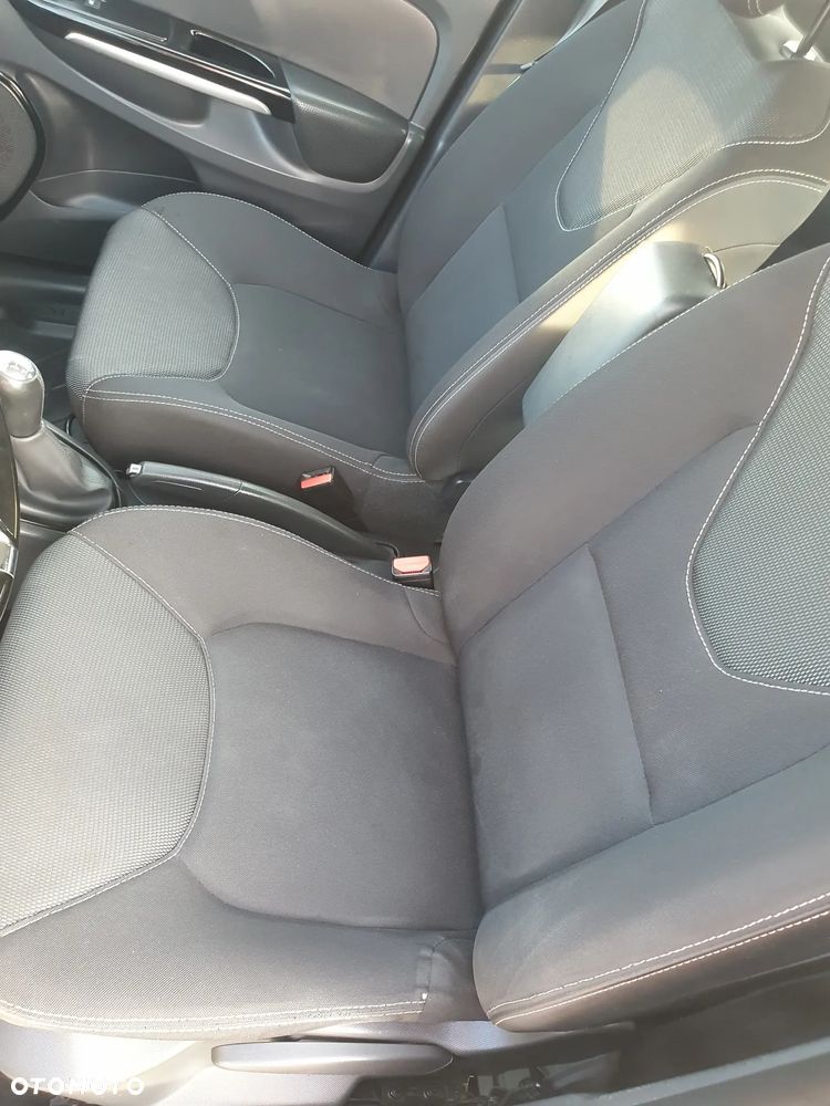 Renault Clio 1.2 16V Life - 9