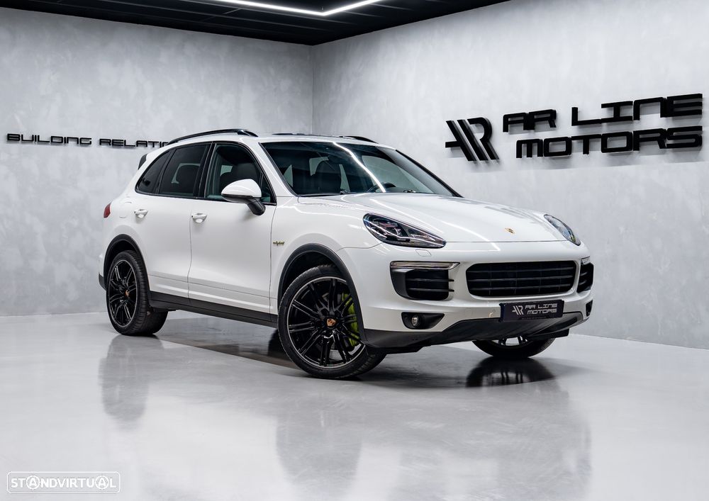 Porsche Cayenne S Hybrid - 1