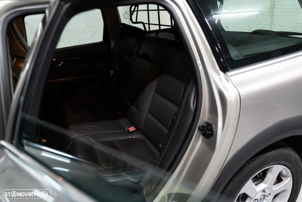 Volvo XC 70 D5 Summum Geartronic - 33