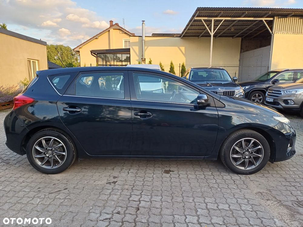 Toyota Auris 1.6 Premium - 5