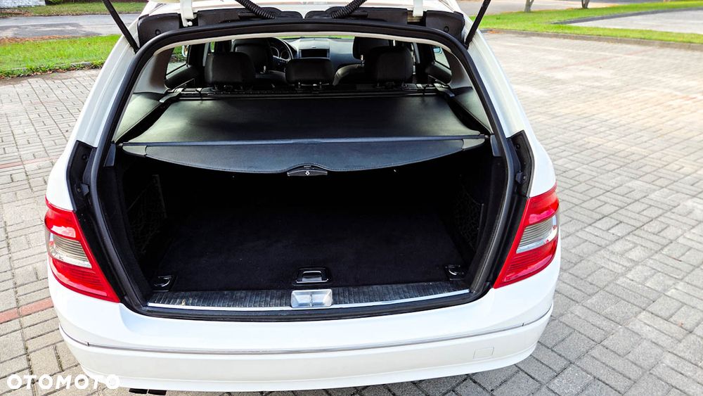 Mercedes-Benz Klasa C 180 Kompressor Automatik BlueEFFICIENCY Avantgarde - 12