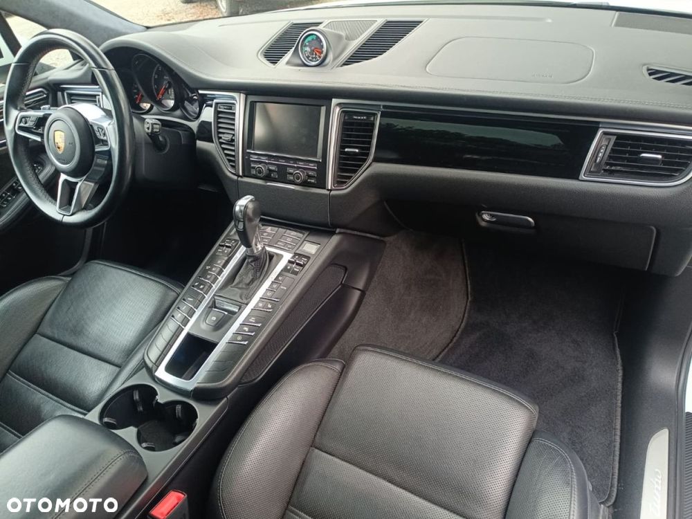 Porsche Macan - 25