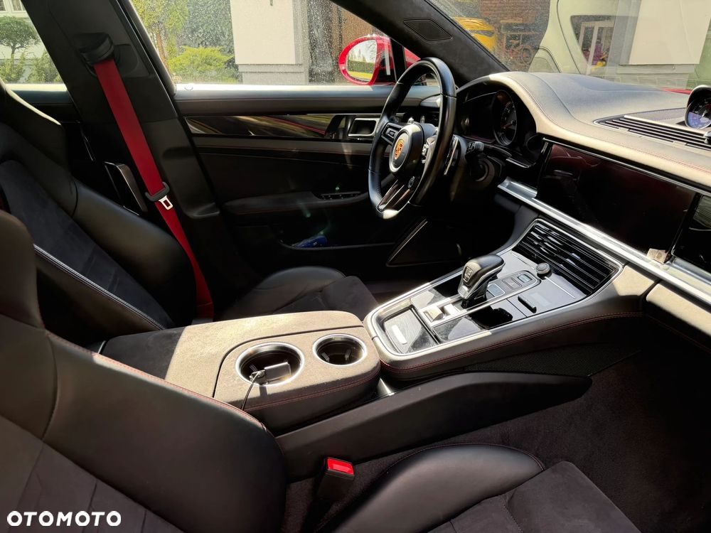 Porsche Panamera GTS - 18