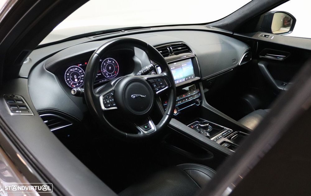 Jaguar F-Pace 2.0 i4D R-Sport Aut. - 11