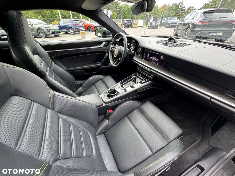 Porsche 911 Turbo S - 17