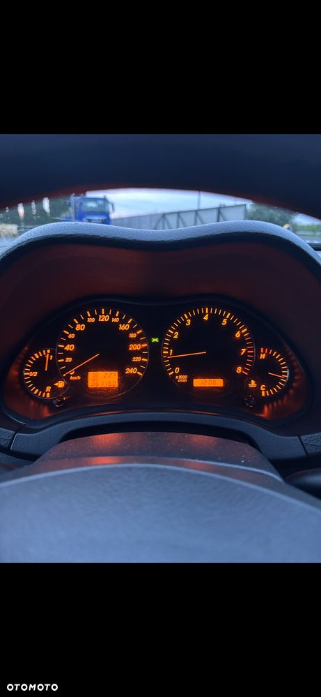 Toyota Avensis 1.8 VVT-i Terra Plus - 9