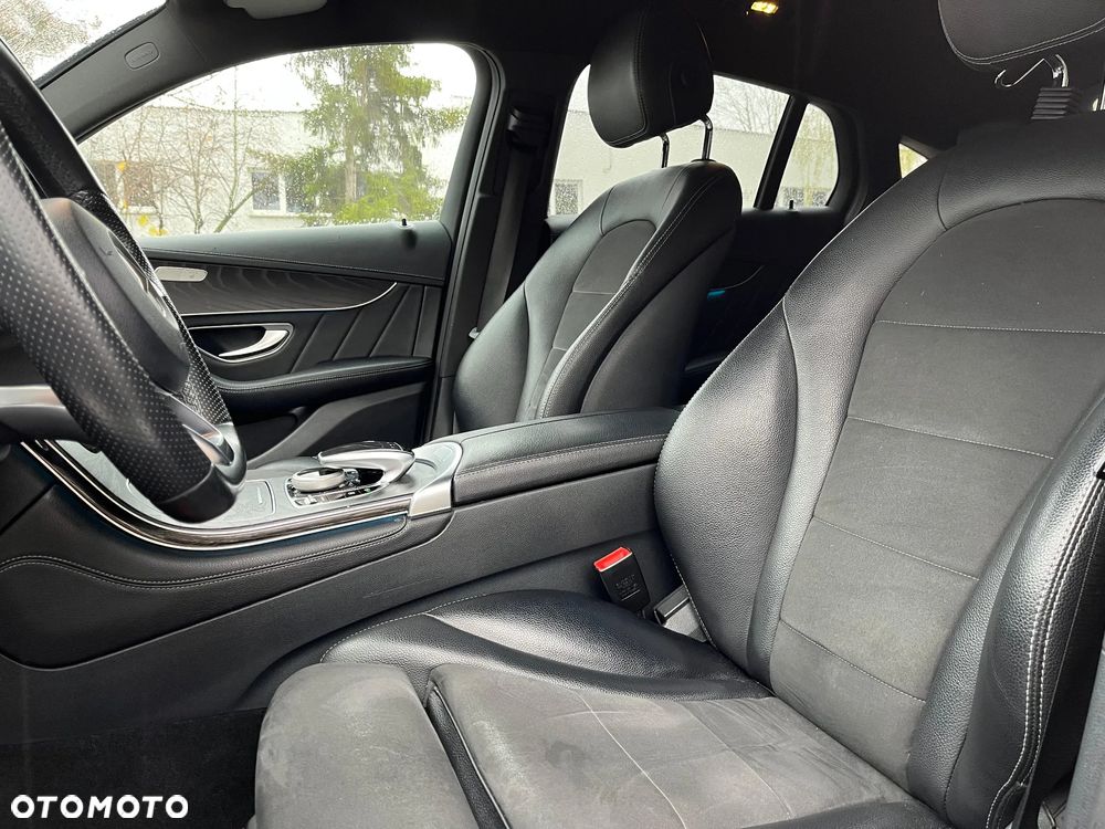 Mercedes-Benz GLC 250 4Matic 9G-TRONIC AMG Line - 27