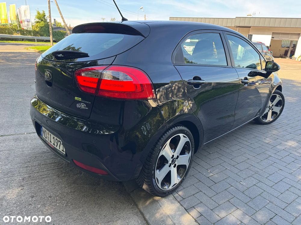Kia Rio - 11