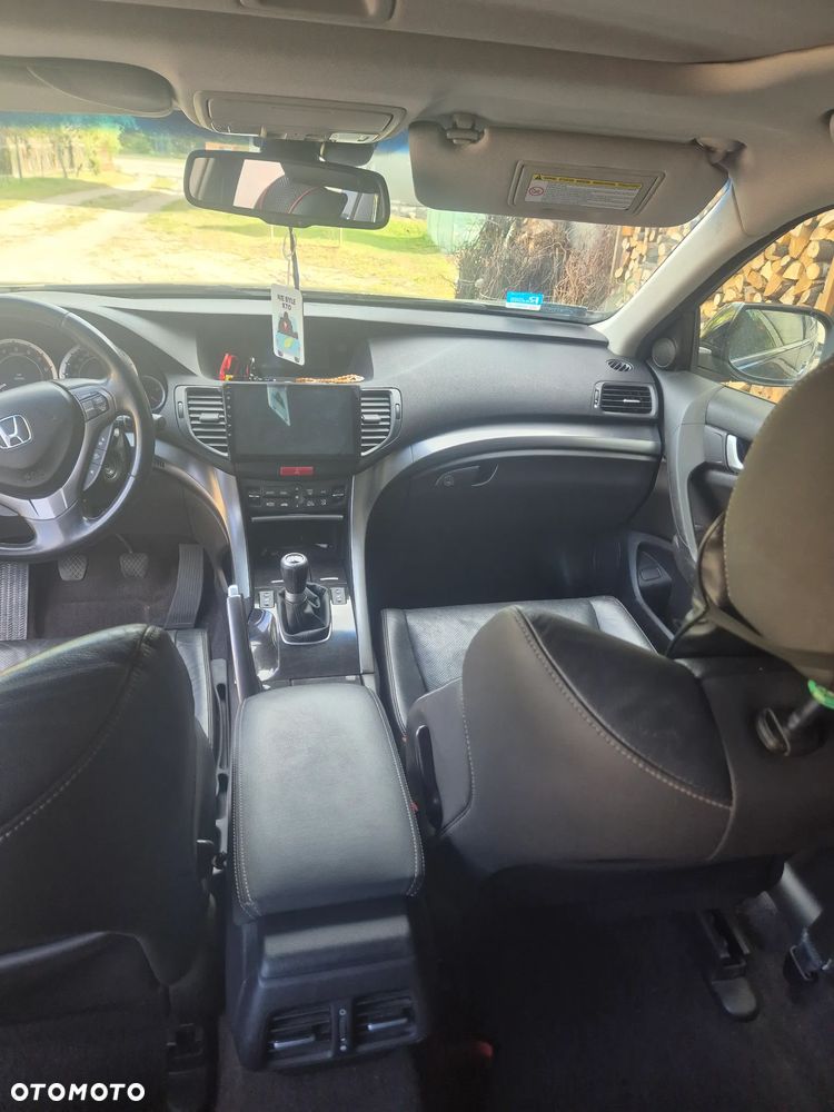 Honda Accord 2.0 Executive - 11