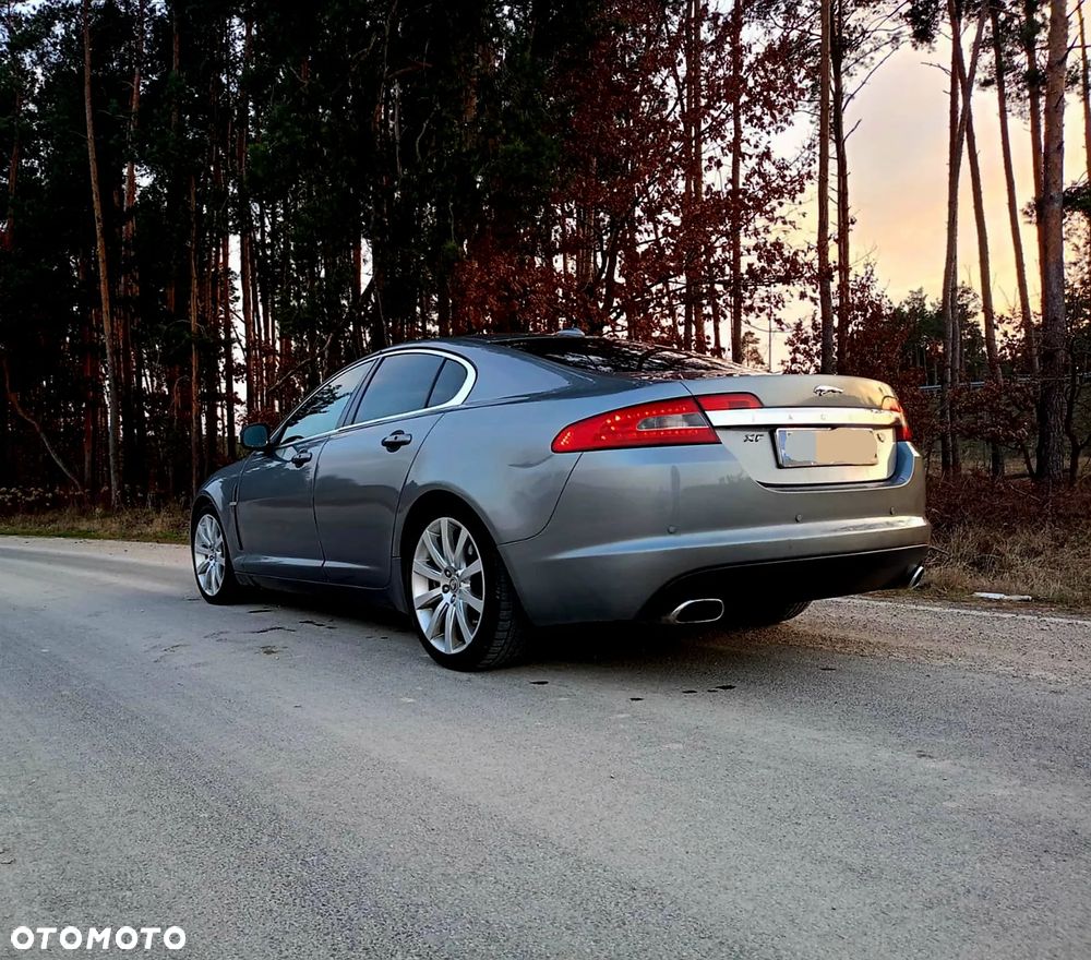 Jaguar XF 2.7 V6 D Premium Luxury - 6