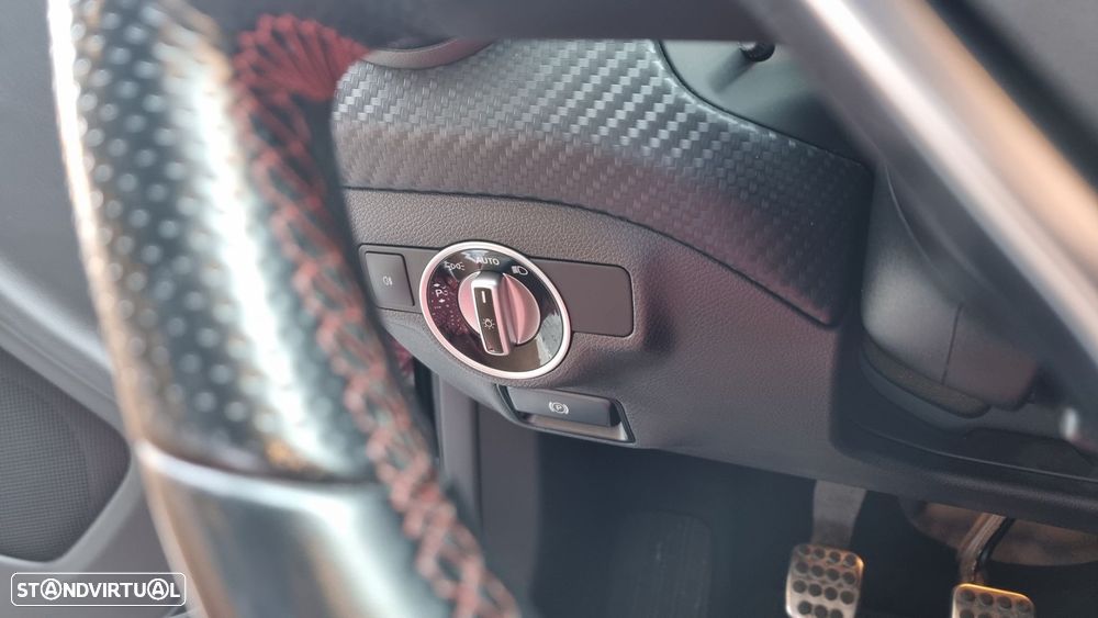 Mercedes-Benz A 180 d AMG Line - 14