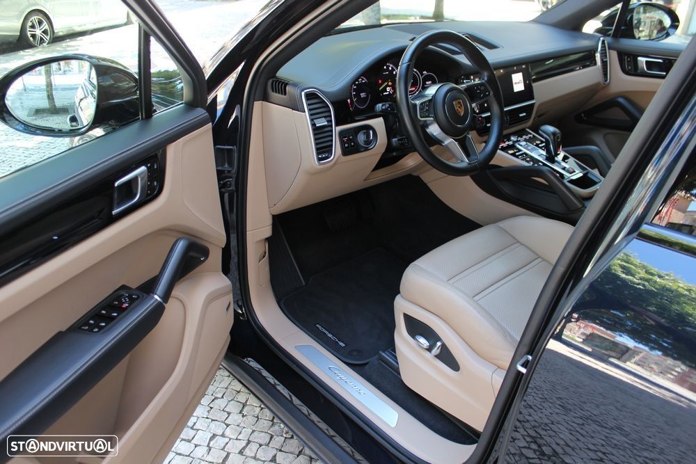 Porsche Cayenne Coupé E-Hybrid - 13
