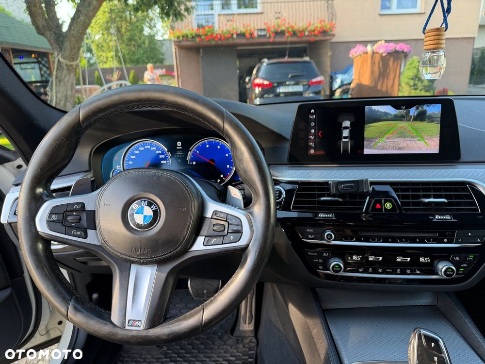BMW Seria 5 520d xDrive - 12