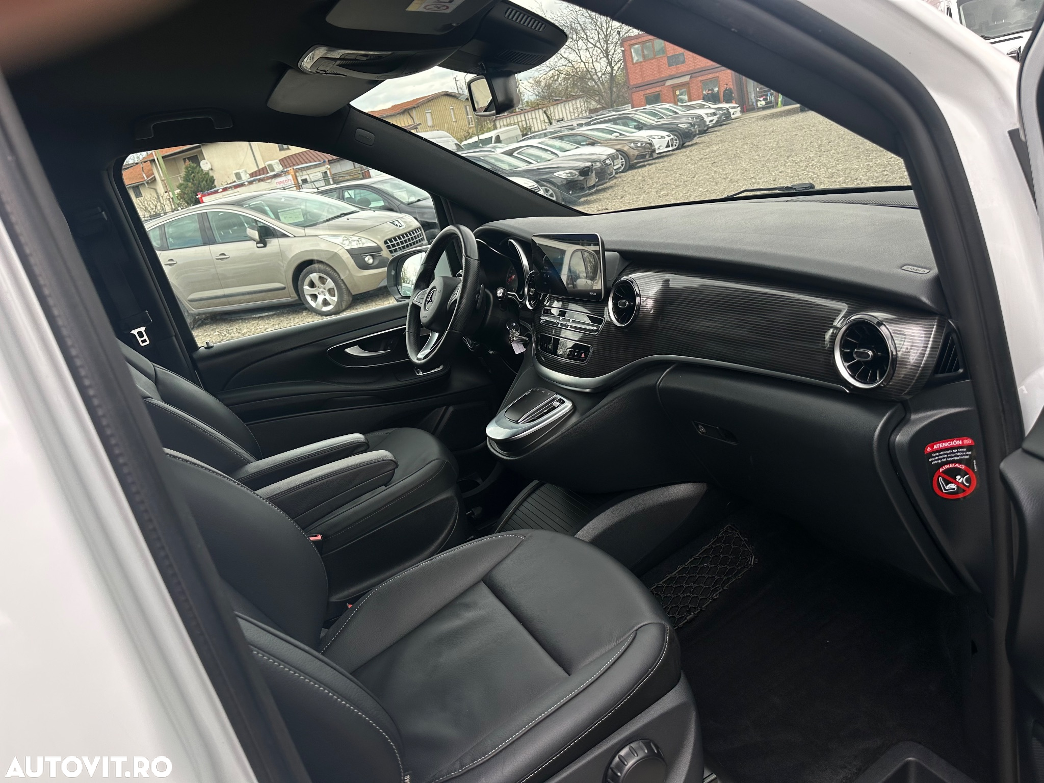 Mercedes-Benz V 300 d lang 9G-TRONIC Avantgarde - 26