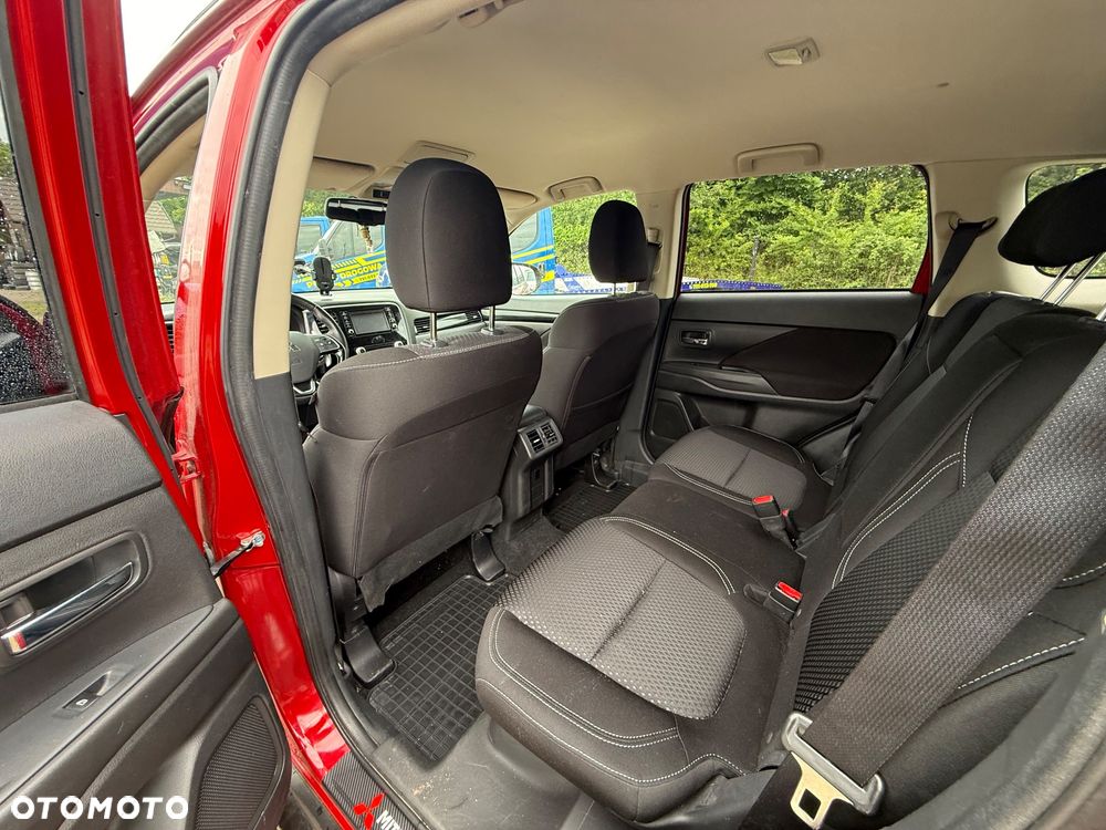 Mitsubishi Outlander 2.0 Intense + Navi 4WD CVT - 23