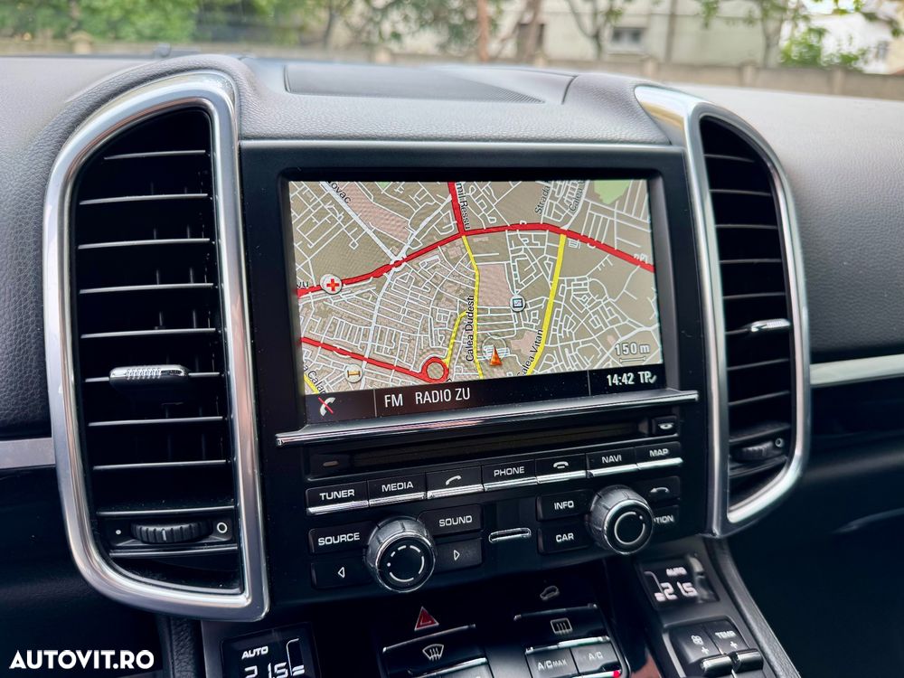 Porsche Cayenne Diesel Platinum Edition - 38