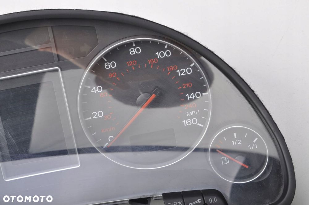 AUDI A4 B6 DIESEL LICZNIK ZEGARY 8E0920950M - 2