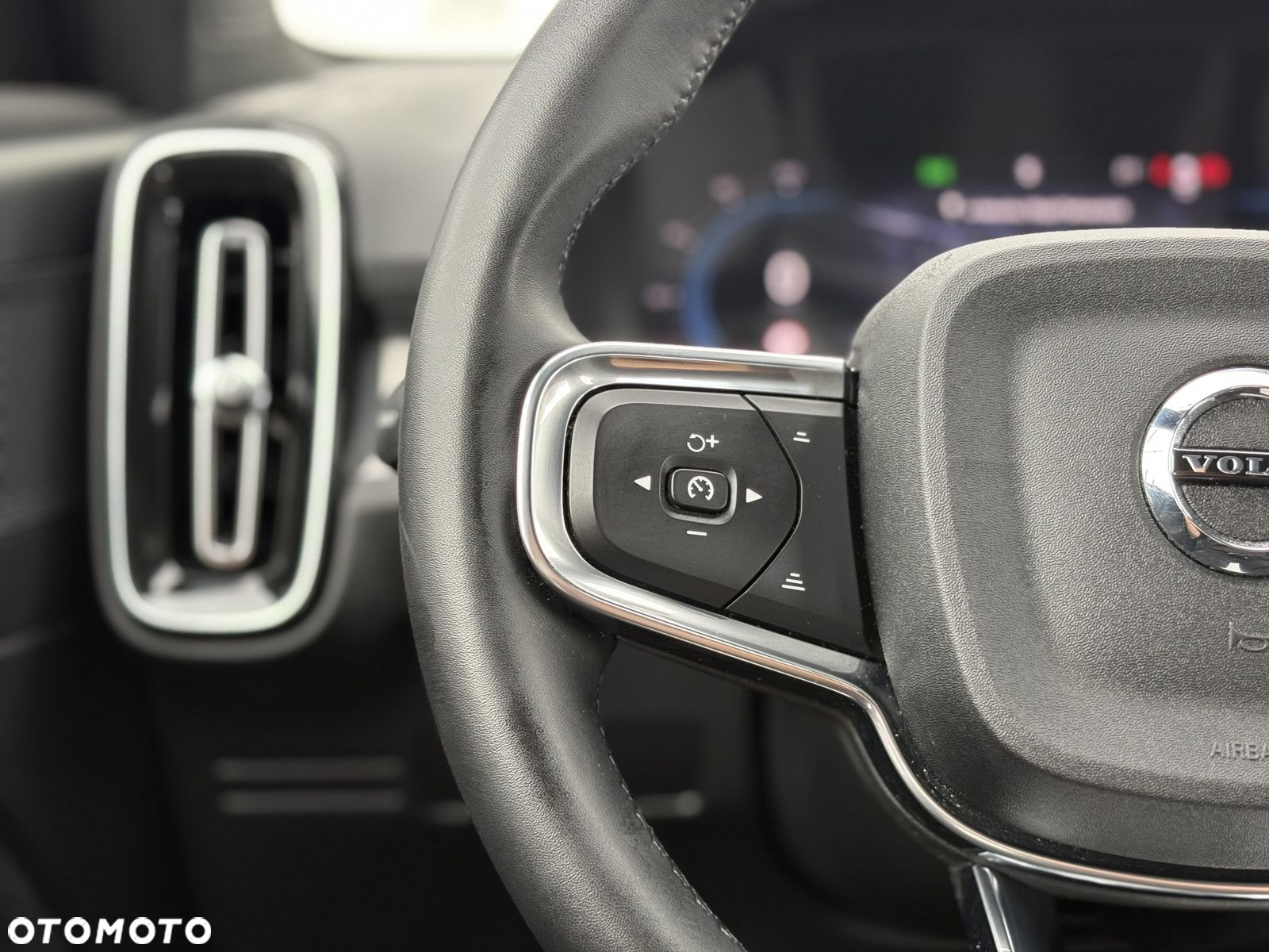 Volvo XC 40 - 4