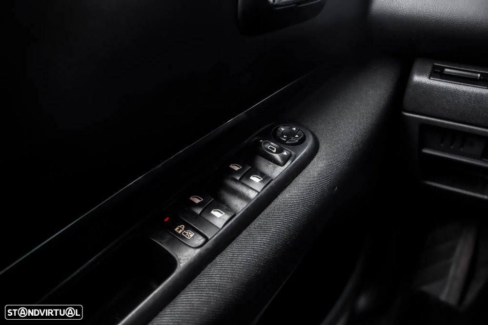 Peugeot 3008 1.6 HDi Executive - 17