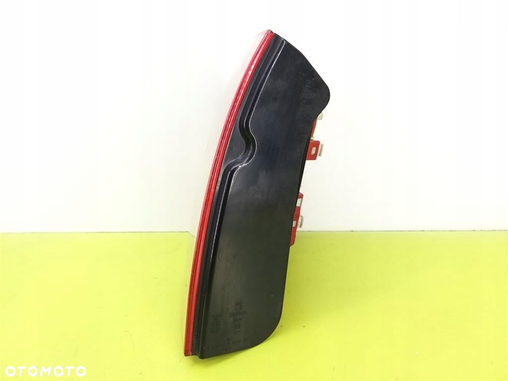 Lampa lewa tylna tył VW Passat B5 FL SEDAN LIFT 2000-2005 - 4