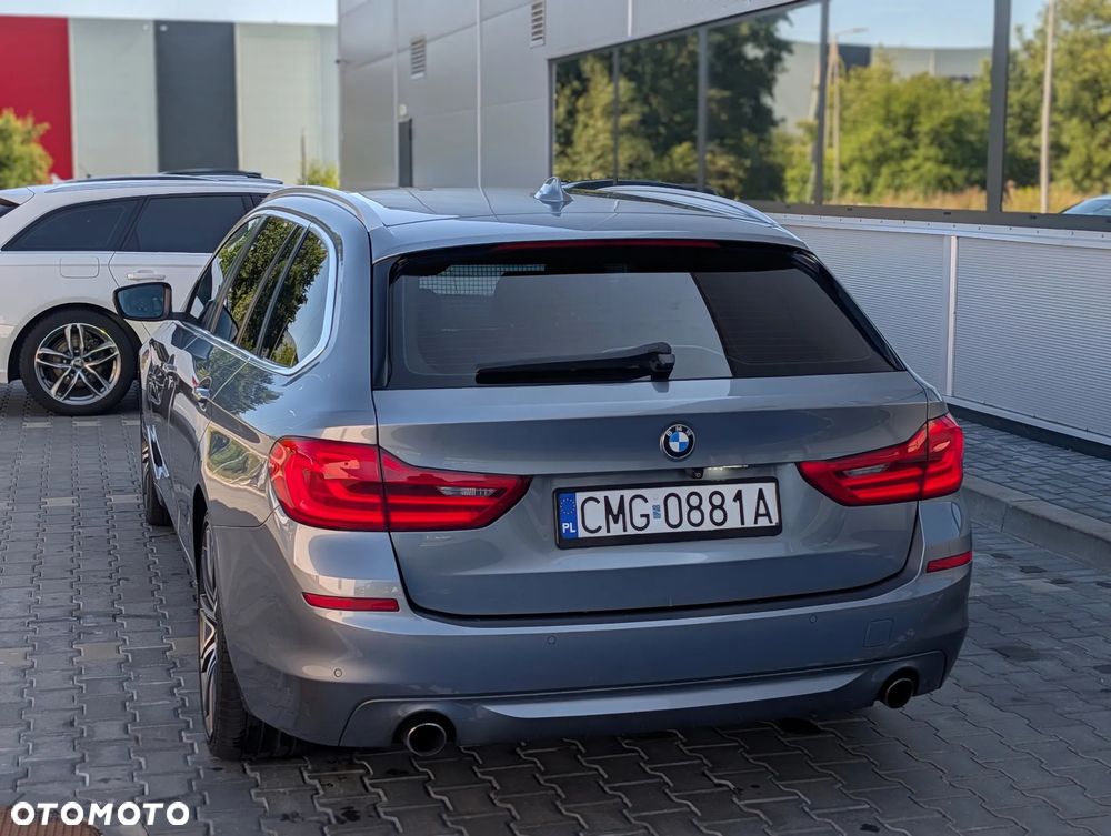BMW Seria 5 530d xDrive Sport Line - 10